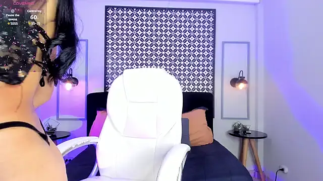 Chloe fischer  online show from February 9, 2025, 2:29 pm