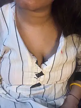 Snapshot of Spicy_sari_girl chatting on March 7, 2026, 5:47 am Spicy sari girl online show from March 7, 2026, 5:47 am