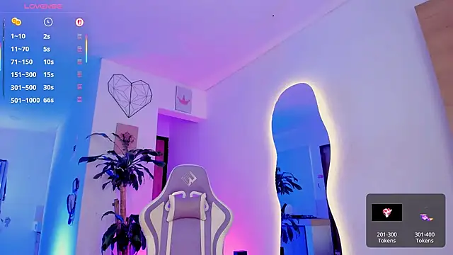 Pretty Mariangel online show from June 19, 2026, 4:02 pm