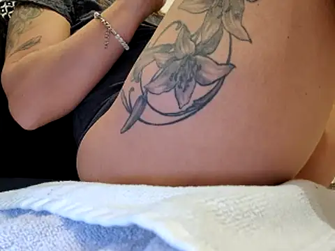 sweethotmilf888 online show from December 22, 2025, 4:40 pm