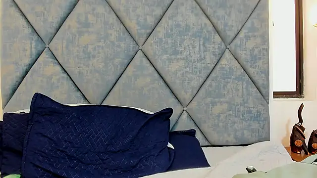 FreyaMoller online show from January 13, 2026, 1:48 pm