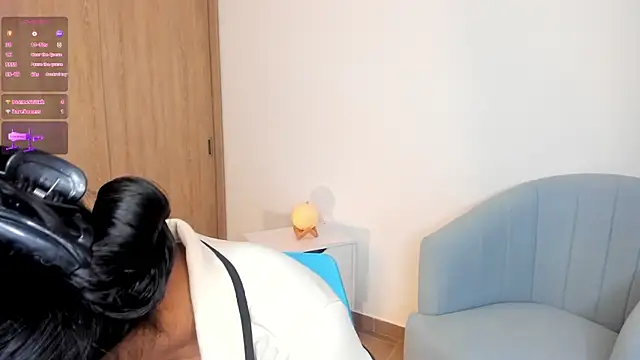 Kimm khalifa online show from March 17, 2025, 5:05 pm