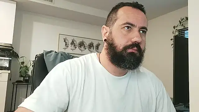 Snapshot of Agramarrbrazil chatting on December 15, 2025, 6:14 pm Agramarrbrazil online show from December 15, 2025, 6:14 pm