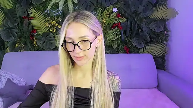 Horny Blond online show from October 7, 2025, 8:04 am