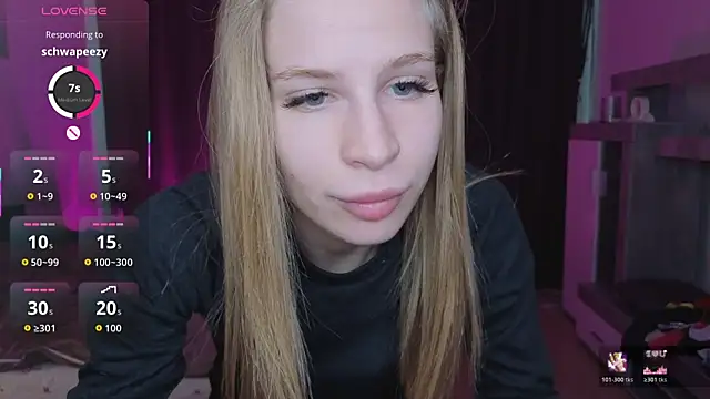 Snapshot of Elis_Fox chatting on April 4, 2026, 11:06 am Elis Fox online show from April 4, 2026, 11:06 am