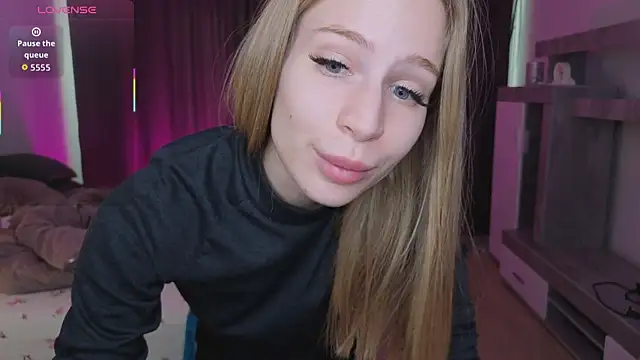 Snapshot of Elis_Fox chatting on March 23, 2026, 12:16 pm Elis Fox online show from March 23, 2026, 12:16 pm