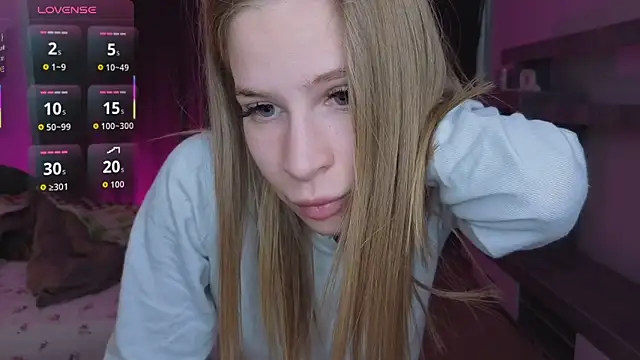 Snapshot of Elis_Fox chatting on March 21, 2026, 11:03 am Elis Fox online show from March 21, 2026, 11:03 am