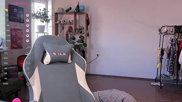 alisahug online show from October 4, 2025, 6:15 am