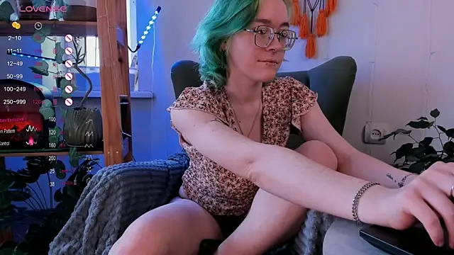 alisahug online show from March 15, 2025, 6:58 am