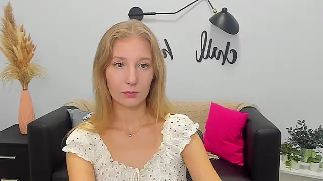 LolaWilsons online show from September 13, 2025, 8:14 am