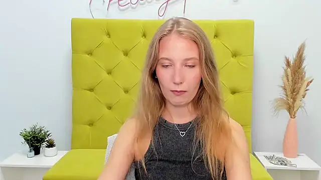 LolaWilsons online show from June 20, 2026, 7:24 am