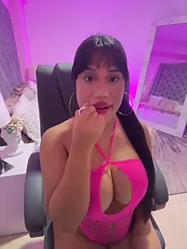 AshleyFerrer online show from November 12, 2025, 2:43 pm