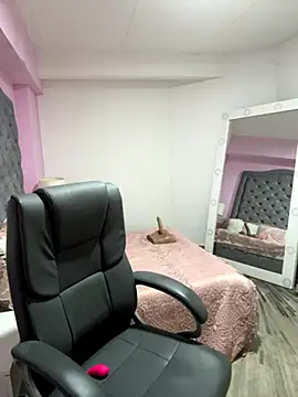 AshleyFerrer online show from October 29, 2025, 3:44 pm