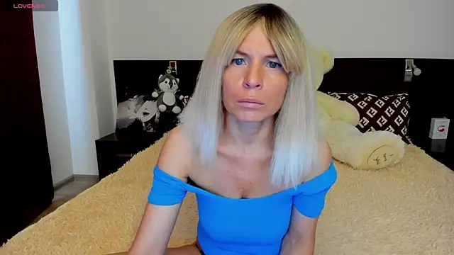 Hanna Becrett17 online show from June 14, 2026, 5:19 am
