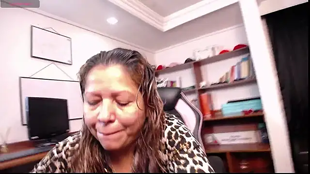 Snapshot of LiaTaylorr chatting on March 5, 2026, 12:02 pm LiaTaylorr online show from March 5, 2026, 12:02 pm