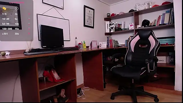 Snapshot of LiaTaylorr chatting on March 11, 2026, 12:32 pm LiaTaylorr online show from March 11, 2026, 12:32 pm