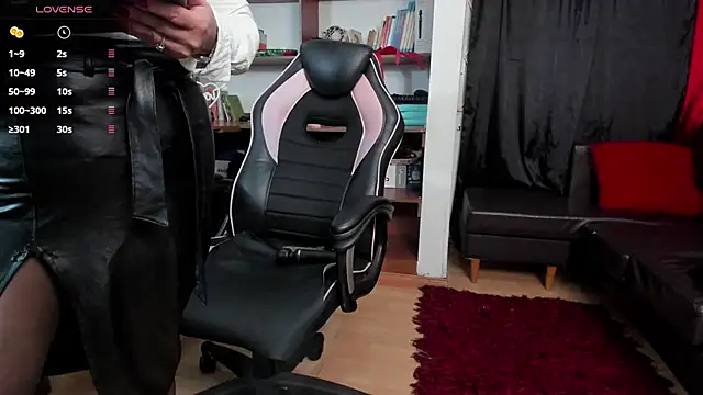 Snapshot of LiaTaylorr chatting on February 14, 2026, 12:27 pm LiaTaylorr online show from February 14, 2026, 12:27 pm