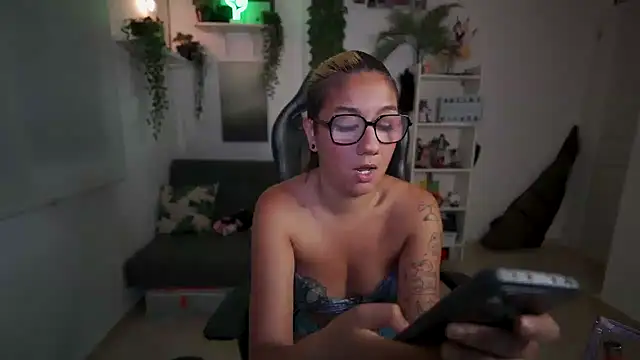 blvckbabyweed07 online show from April 22, 2026, 11:44 pm