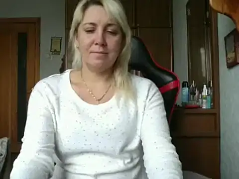 IrinaB1 online show from November 9, 2025, 8:07 am