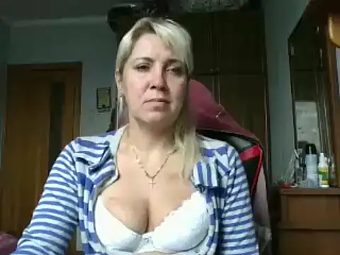 IrinaB1 online show from October 17, 2025, 7:11 am