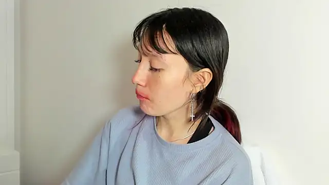 lizzy davis 1 online show from November 5, 2025, 12:19 pm