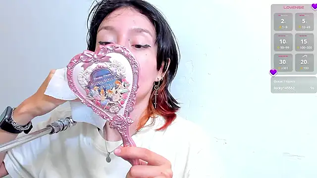 lizzy davis 1 online show from February 2, 2026, 3:38 am