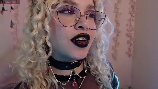 Haelycute online show from April 23, 2026, 4:19 am