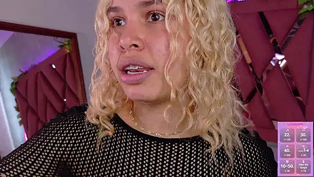 Haelycute online show from November 26, 2025, 11:43 am