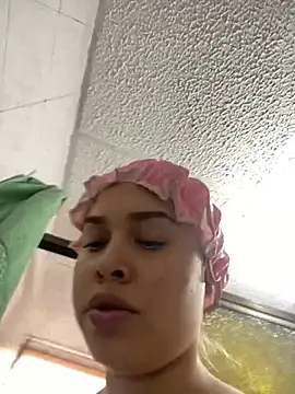 Haelycute online show from October 22, 2025, 7:35 pm