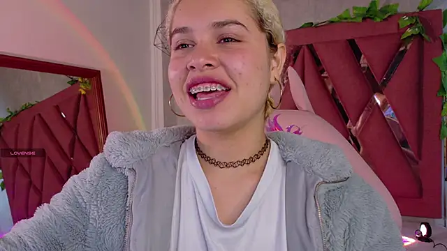 Haelycute online show from November 16, 2025, 11:59 am