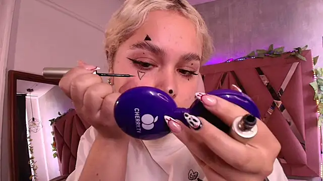 Haelycute online show from October 6, 2025, 1:01 pm