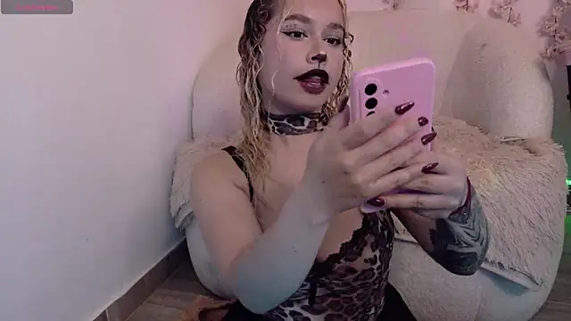 Haelycute online show from April 26, 2026, 11:29 am