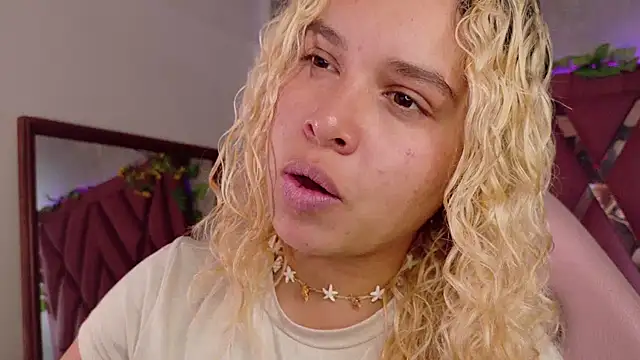 Haelycute online show from January 9, 2026, 12:12 pm