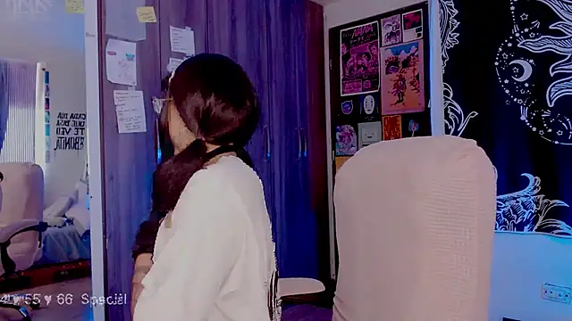 melissahowl online show from October 9, 2025, 1:00 pm