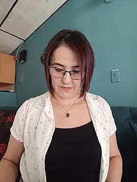 Snapshot of IsisBlake chatting on August 3, 2026, 8:15 pm IsisBlake online show from August 3, 2026, 8:15 pm