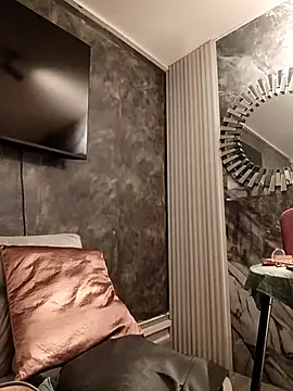 IsisBlake online show from November 5, 2025, 7:28 pm