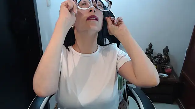 Snapshot of AnasstaciaEvans chatting on March 4, 2026, 2:19 am AnasstaciaEvans online show from March 4, 2026, 2:19 am