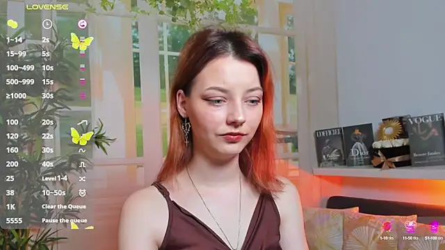 pretty little thing online show from March 10, 2025, 10:02 pm