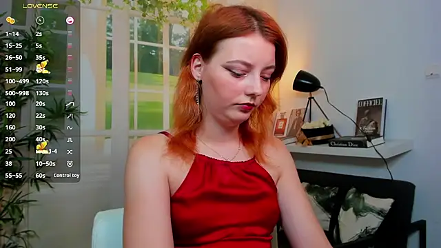 pretty little thing online show from October 6, 2025, 12:28 pm