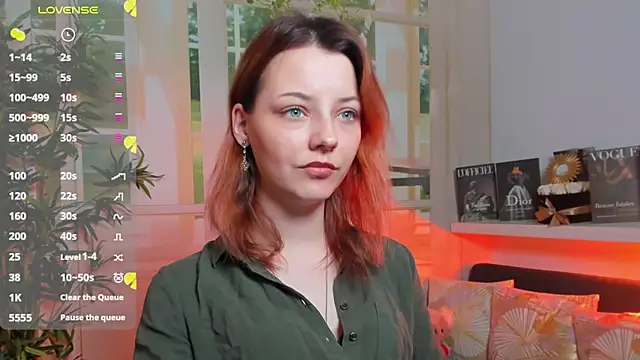 pretty little thing online show from March 13, 2025, 7:06 pm