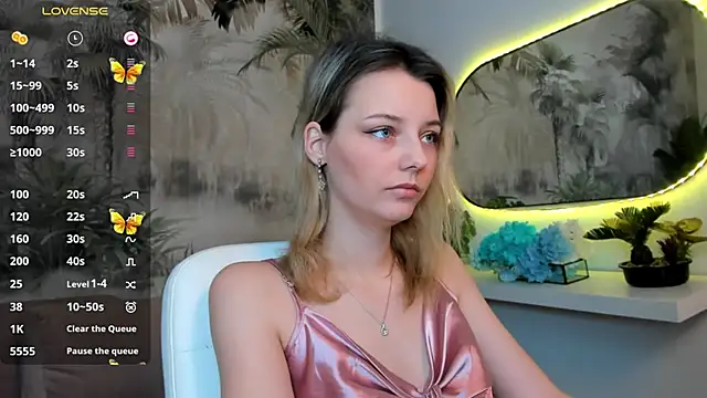 pretty little thing online show from January 15, 2025, 4:11 pm