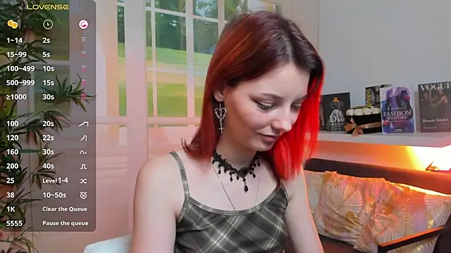 pretty little thing online show from February 15, 2025, 1:53 am