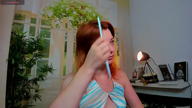 pretty little thing online show from September 30, 2025, 5:13 am