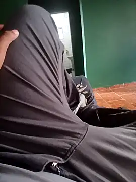 Snapshot of morenogts69 chatting on September 21, 2025, 6:46 pm morenogts69 online show from September 21, 2025, 6:46 pm