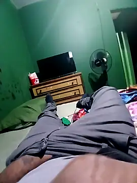 Snapshot of morenogts69 chatting on October 17, 2025, 4:38 am morenogts69 online show from October 17, 2025, 4:38 am