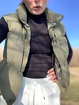 Crazy-Rosa online show from November 11, 2025, 7:58 am