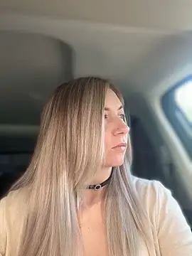 Snapshot of Crazy-Rosa chatting on April 3, 2026, 3:57 am Crazy-Rosa online show from April 3, 2026, 3:57 am