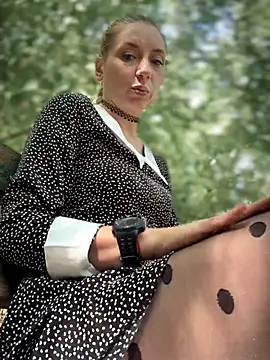 Crazy-Rosa online show from September 11, 2025, 6:35 am