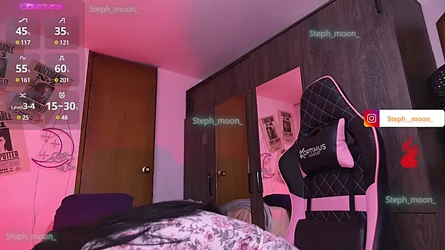 Steph moon  online show from January 4, 2025, 2:14 am