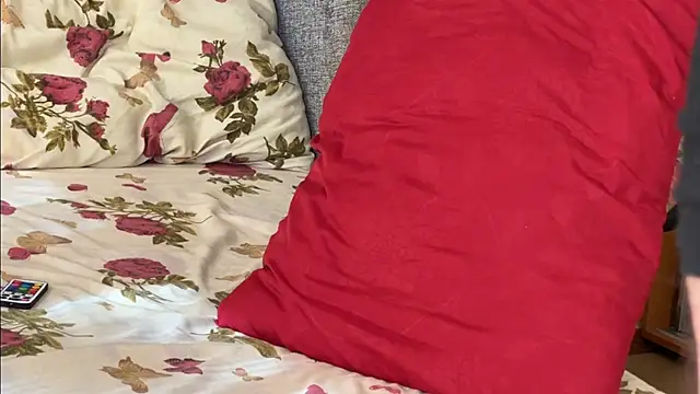 Stick Twlx online show from September 15, 2025, 7:53 am